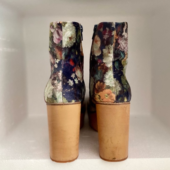 Charlotte Stone Paz Boot in Velvet Floral 2022 SOLD OUT - Picture 3 of 8